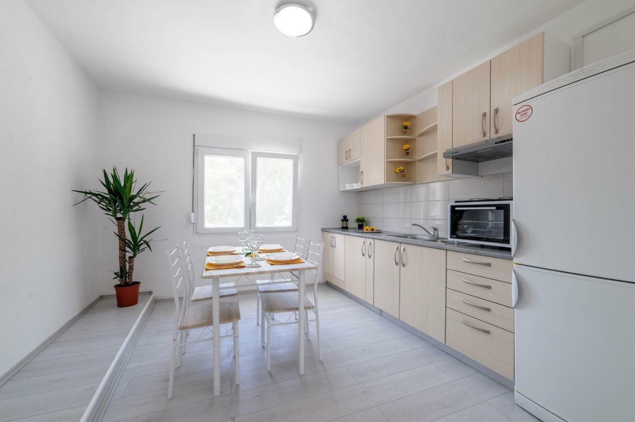 Apartments Nada Tribalj Eksteriør billede